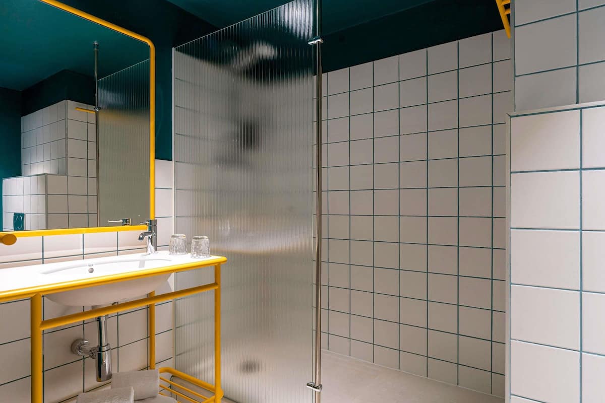 Hypo-allergenic bedding, down comforters, Select Comfort beds, minibar