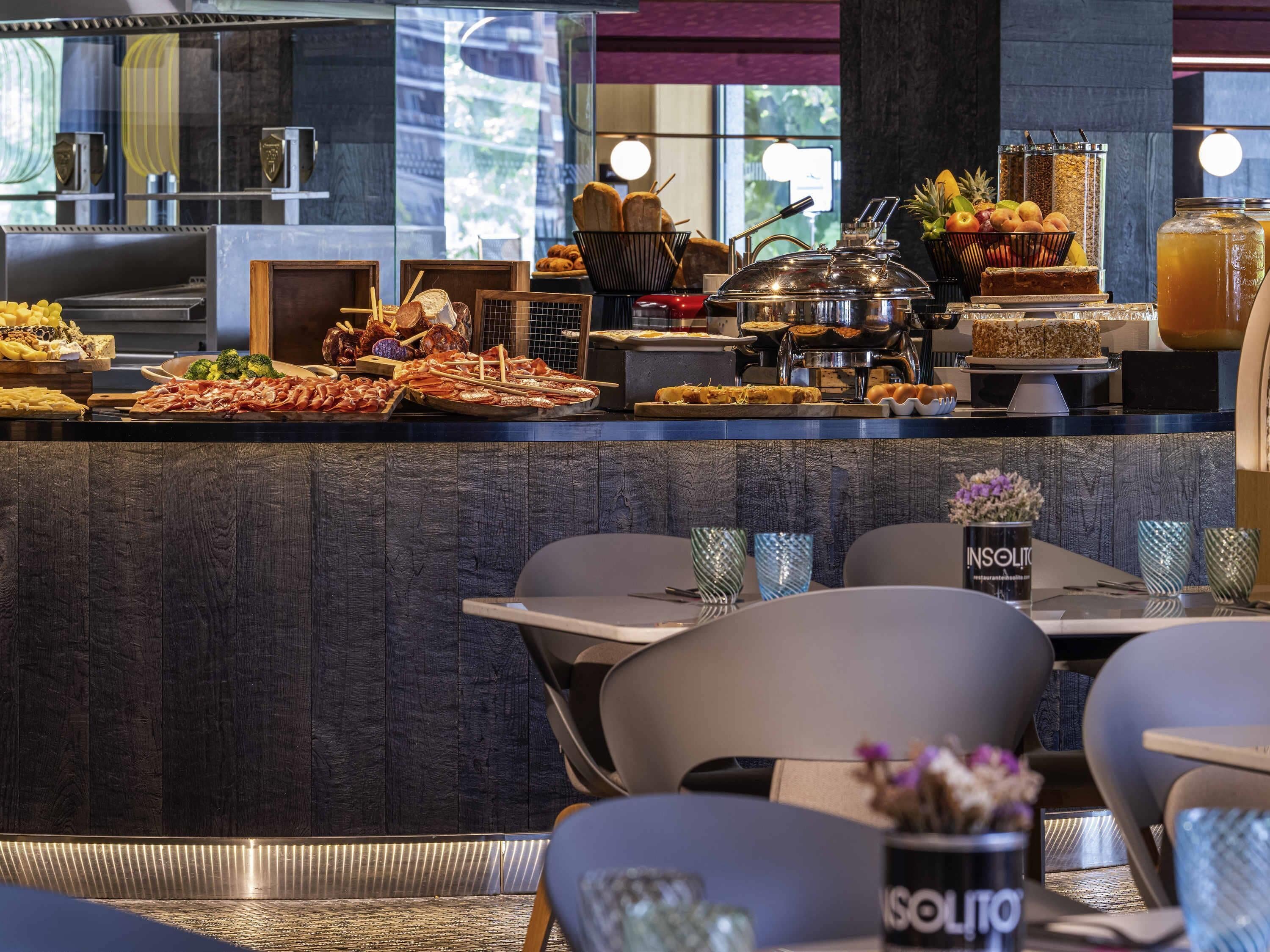 每日供应自助式早餐（每人 EUR 22.5）