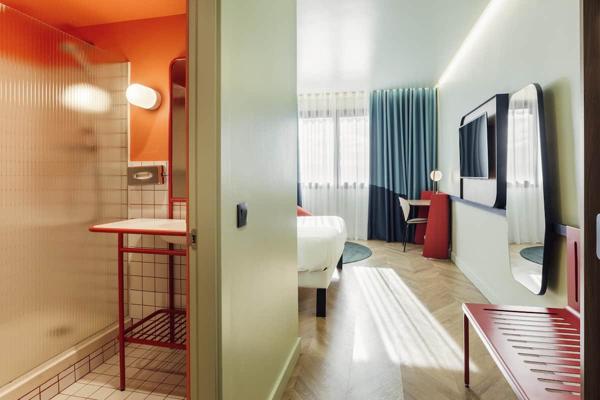 Standard Double Room, 1 Double Bed | 1 bedroom, hypo-allergenic bedding, down duvets, Select Comfort beds