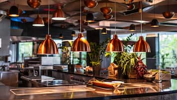 Se sirven desayunos, almuerzos, cenas y cocina mediterránea