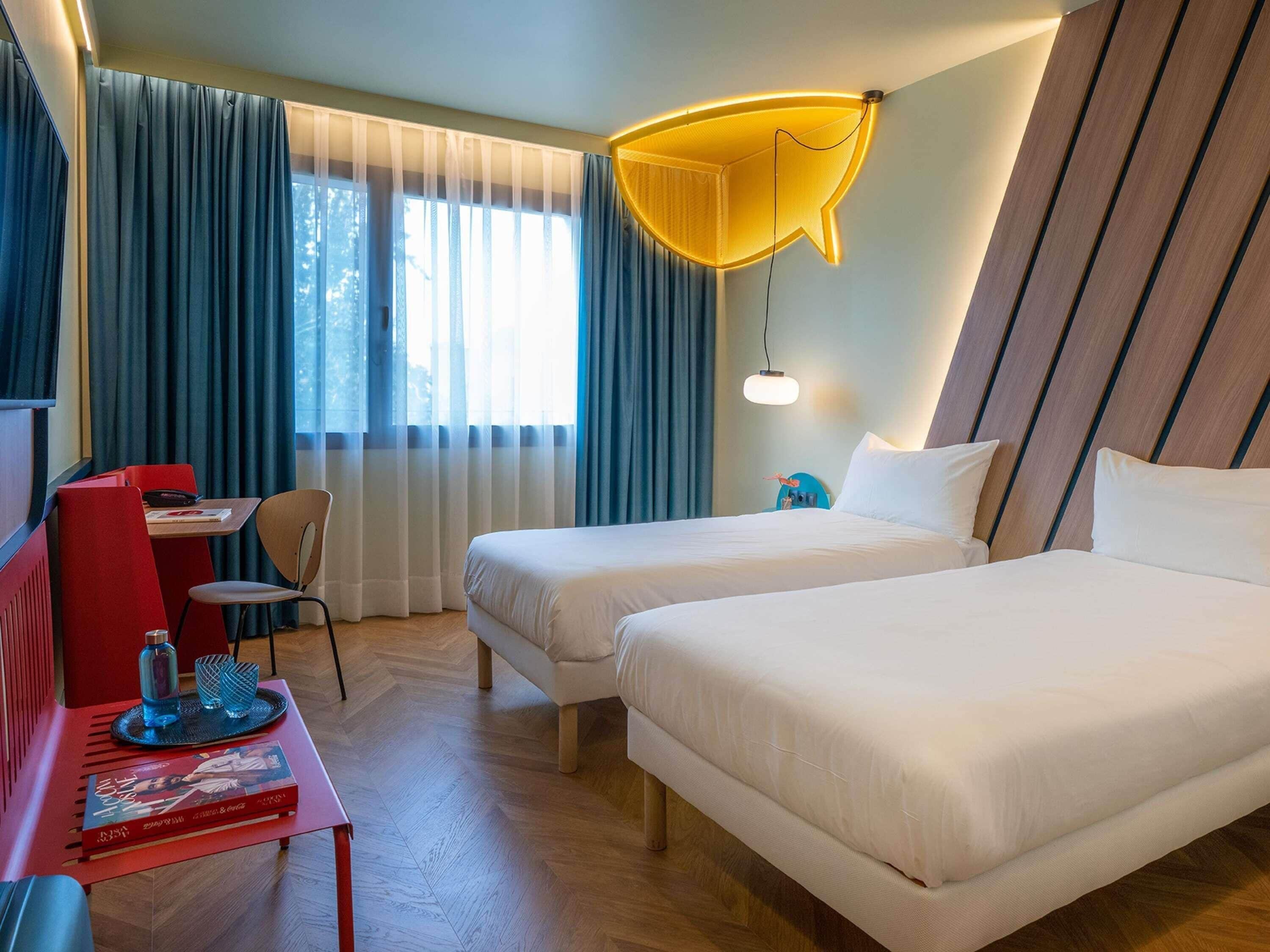 Standardværelse - 2 enkeltsenge | Allergivenligt sengetøj, dundyner, Select Comfort-senge, minibar