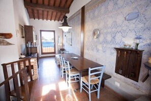 Apartment, 3 Schlafzimmer | Wohnbereich