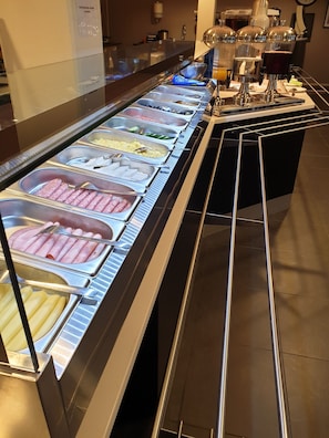 Inbegriffenes Frühstücksbuffet unter der Woche