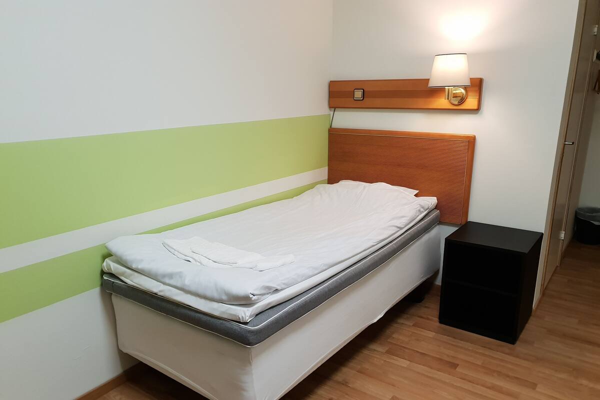 Single Room | Soundproofing, iron/ironing board (on request)