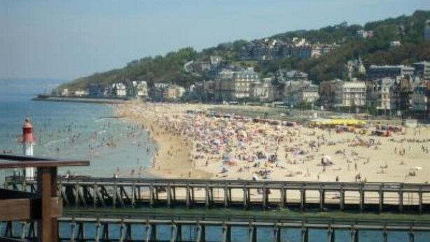 Beach nearby - Deauville - Large studio in the Marina with exceptional view (Deauville)