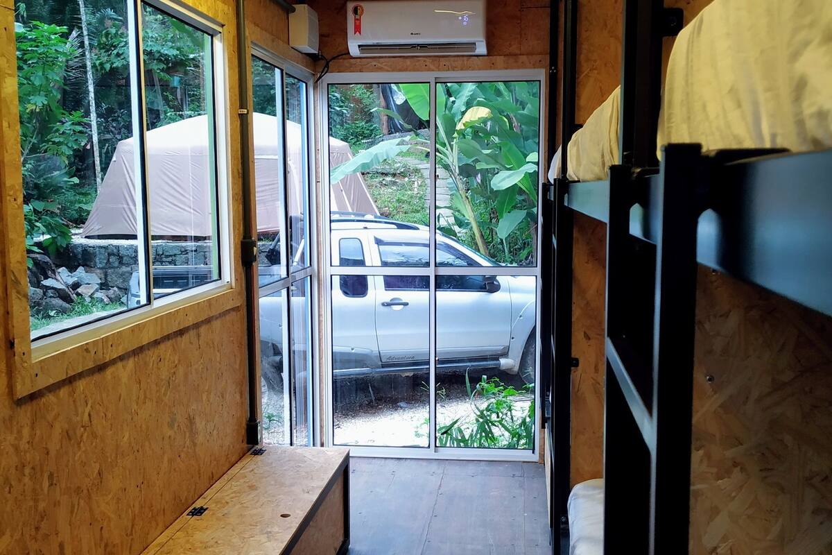 Shared Dormitory, Mixed Dorm (6 Camas) | Iron/ironing board (on request), free WiFi, bed sheets