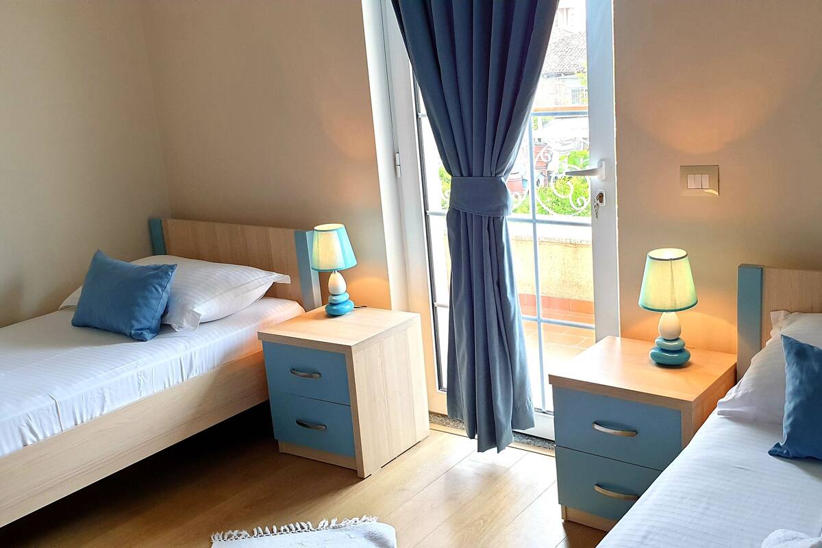 Twin Room, Balcony | Blackout curtains, free WiFi, bed sheets