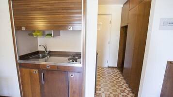 開放式客房 (Number 25) | 私人小型廚房 | 雪櫃、爐具、廚房用具/餐具/器皿