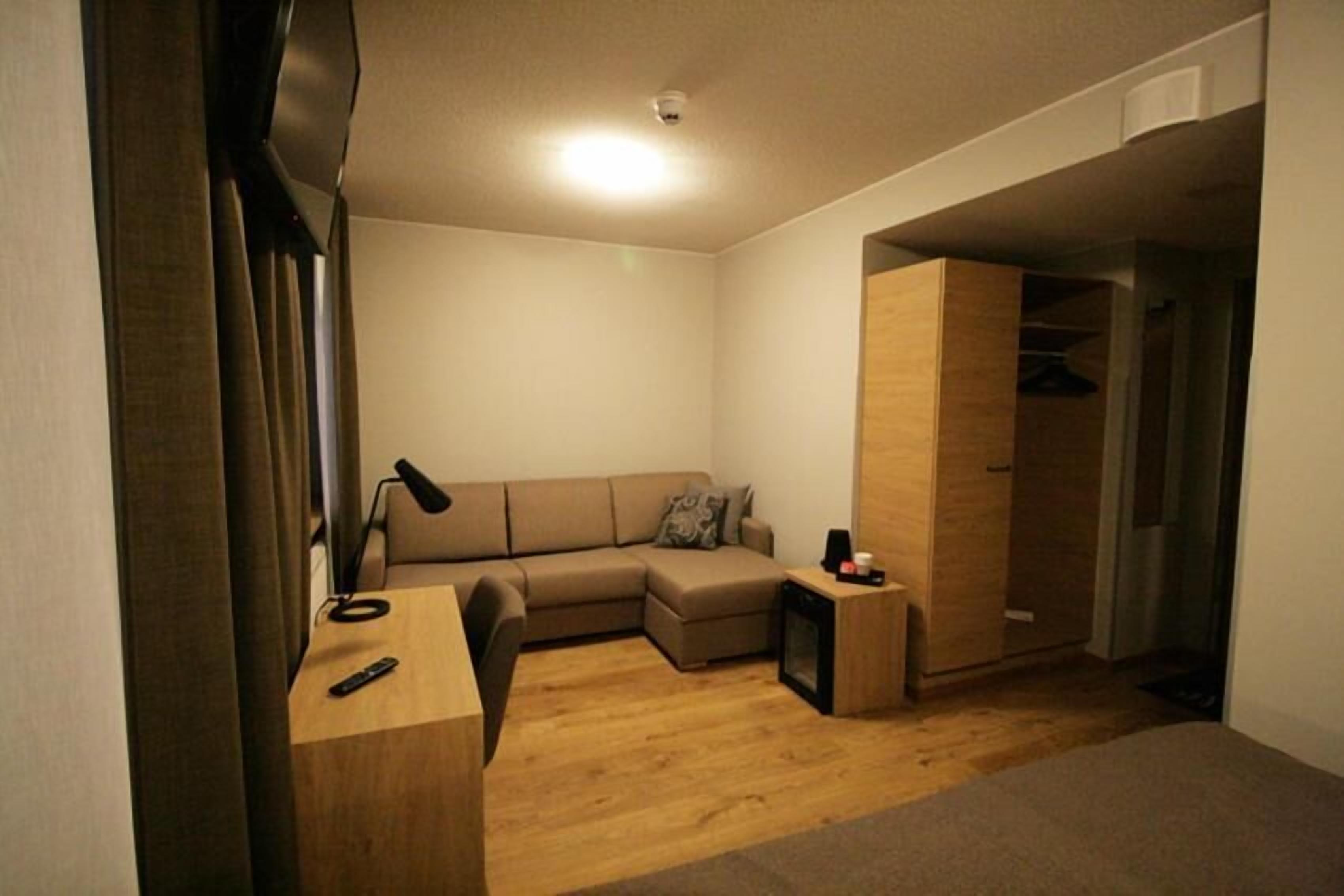 50-inch smart tv with digital channels, tv