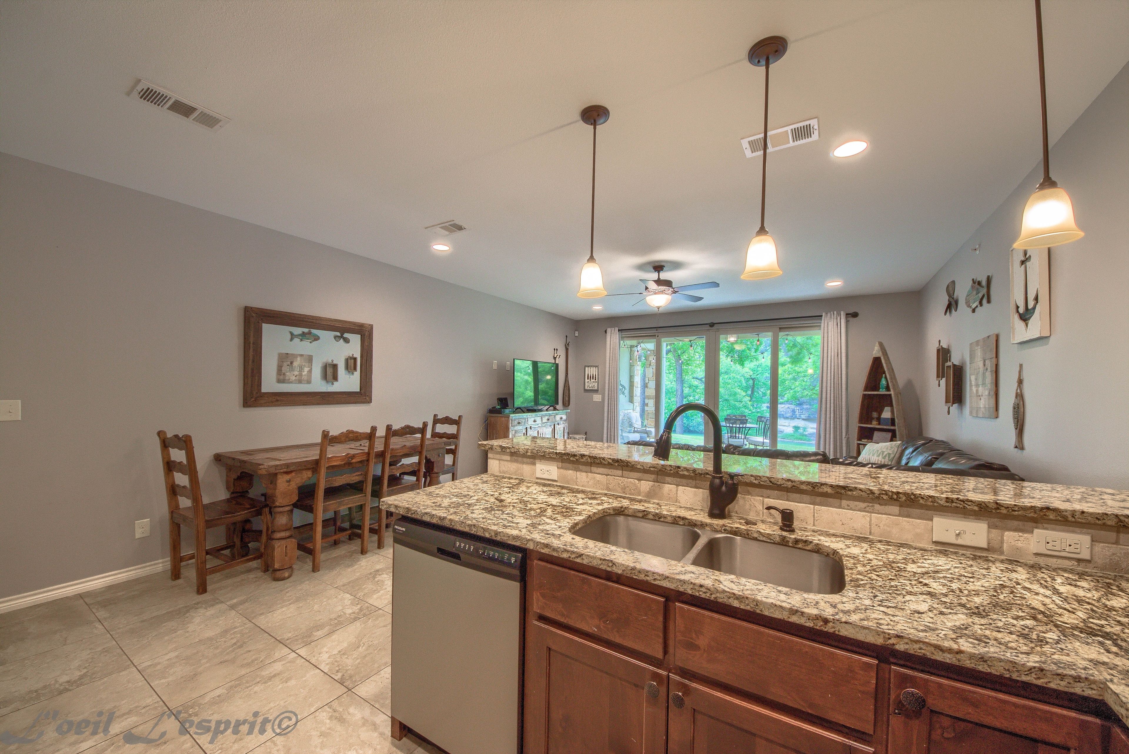 Condo, 2 Bedrooms | Dapur peribadi | Peti sejuk, ketuhar gelombang mikro, ketuhar, dapur 