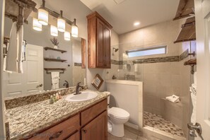 Appart'hôtel, 2 chambres | Salle de bain