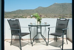 Estudio, planta baja | Vistas del balcón