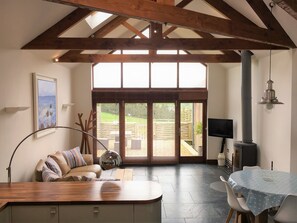 Ferienhaus (Constantine Eco Cottage) | Wohnzimmer | Flachbildfernseher, DVD-Player