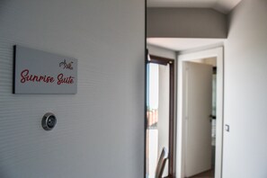 Chambre Panoramique Double ou avec lits jumeaux, balcon, vue mer