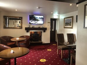 Bar (on property) - The Jug and Glass Inn (Buxton)