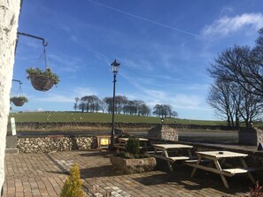 Garden - The Jug and Glass Inn (Buxton)