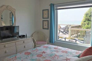 4 bedrooms, travel cot, free WiFi, bed sheets