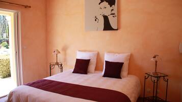 Double Room | In-room safe, individually decorated, individually furnished