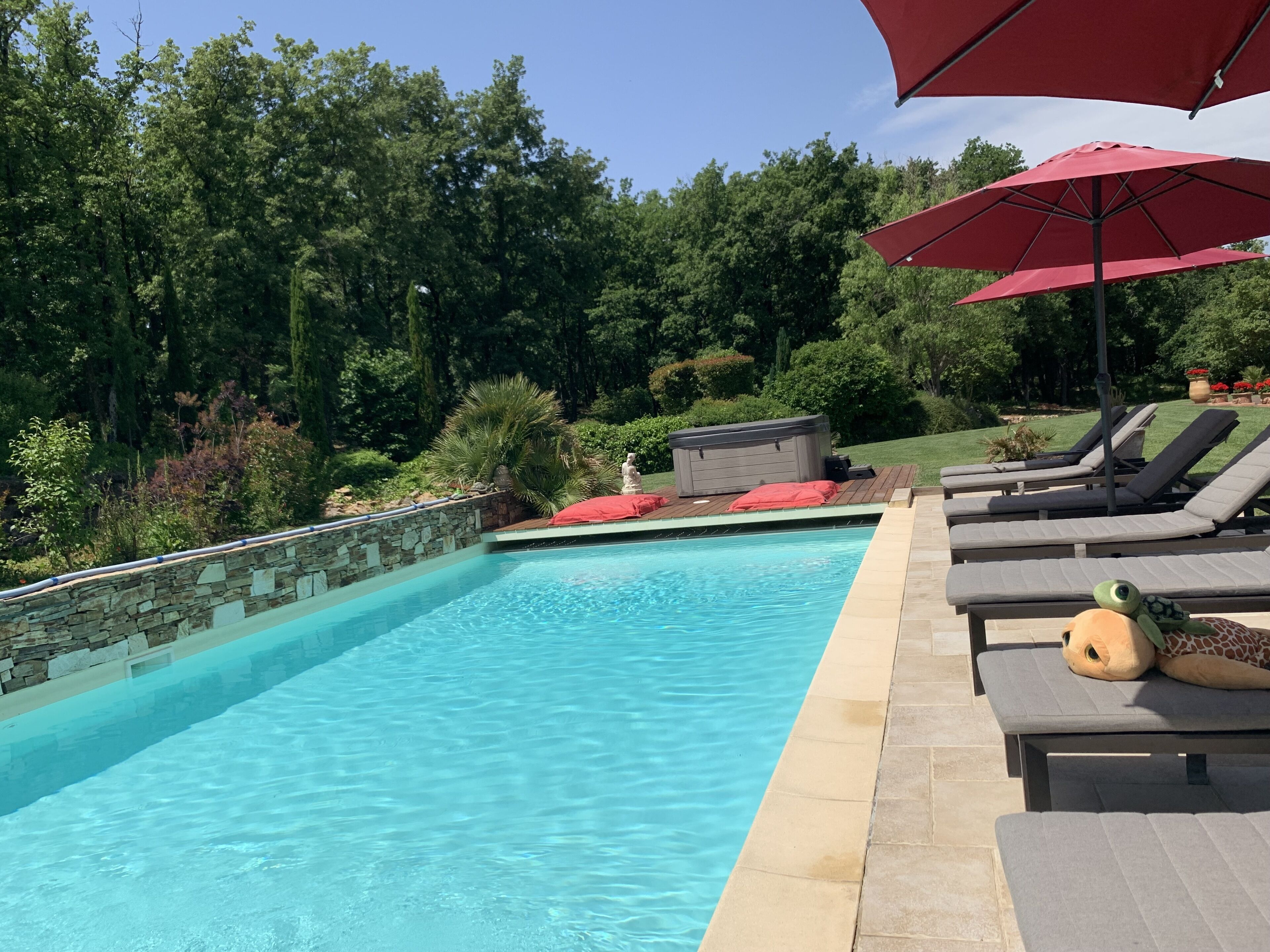 Piscine extérieure (ouverte en saison)