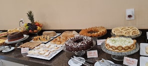 Free daily buffet breakfast  - Vancouver Hotel (Ribeirão Preto)
