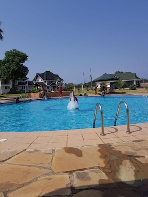Piscine extérieure