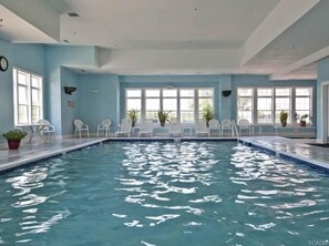 Indoor pool, outdoor pool - Beautiful Villa in Outstanding Resort Community (Ocean View)