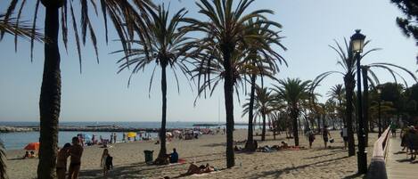 Ubicación a pie de playa y toallas de playa