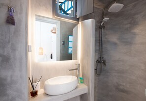 Kahden hengen deluxe-huone, 1 makuuhuone, kaupunkinäköala (Venice 2) | Kylpyhuone | Suihku, ilmaiset hygieniatuotteet, hiustenkuivaaja, pyyhkeet