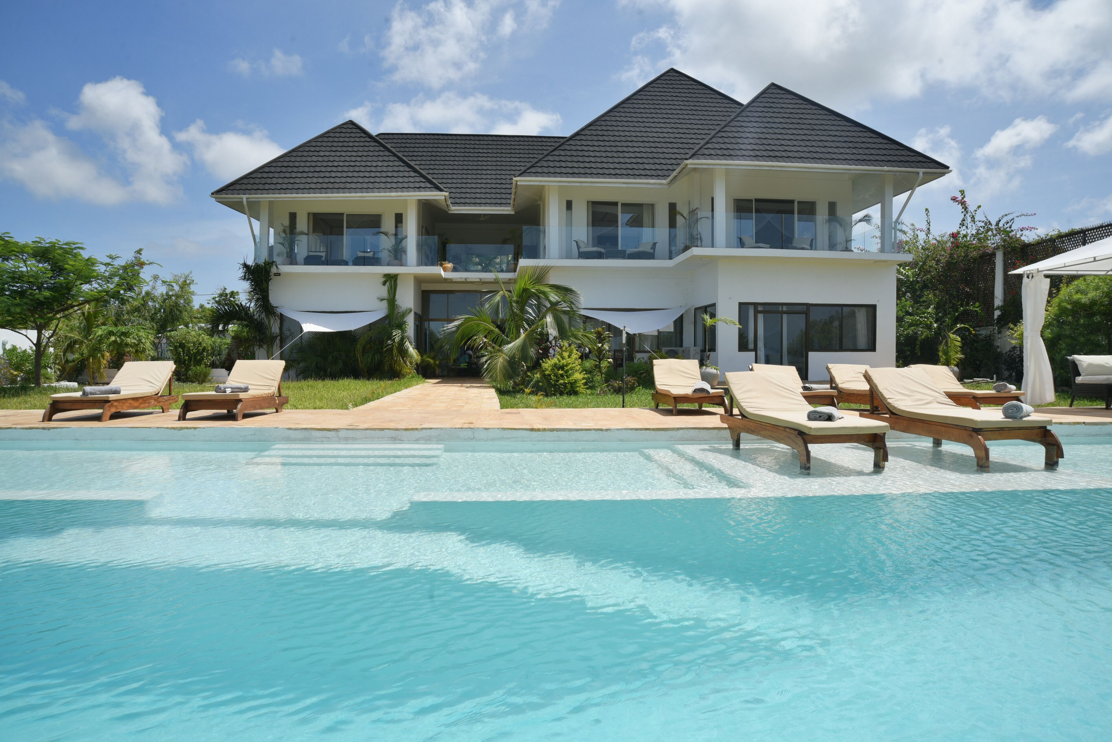 숙박 시설 정면