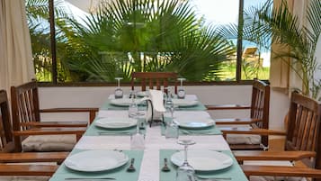 Café da manhã, almoço e jantar