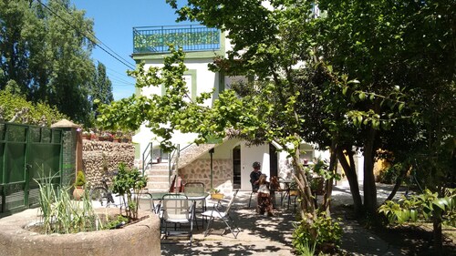 Ideal pets: apartment house with garden: for 2 people, for 3 ask