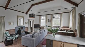 Rumah, 4 kamar tidur | Area keluarga | TV layar datar