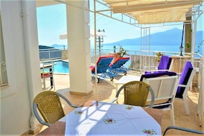 Villa, 4 Bedrooms | Terrace/patio