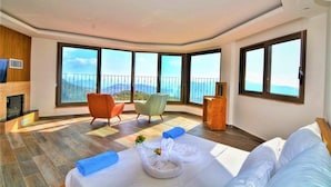 3 habitaciones y escritorio 