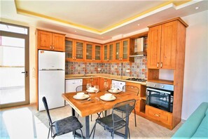 Villa, Pool View | Private kitchenette