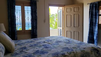 Deluxe Apartment, 1 Queen Bed with Sofa bed, Harbor View, Slope side, Apt#2 | Premium bedding, pillowtop beds, individually decorated