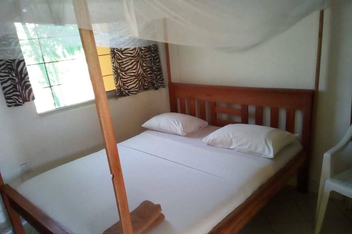 Single Room | Rollaway beds, free WiFi, bed sheets