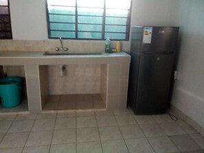 Full-sized fridge, cookware/dishes/utensils - Ashari Hotel (Mombasa)
