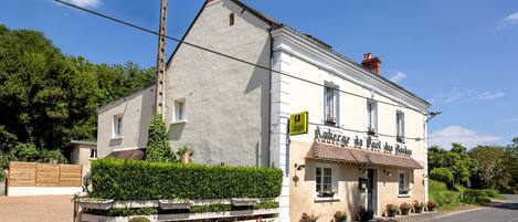 Façana frontal de l'allotjament