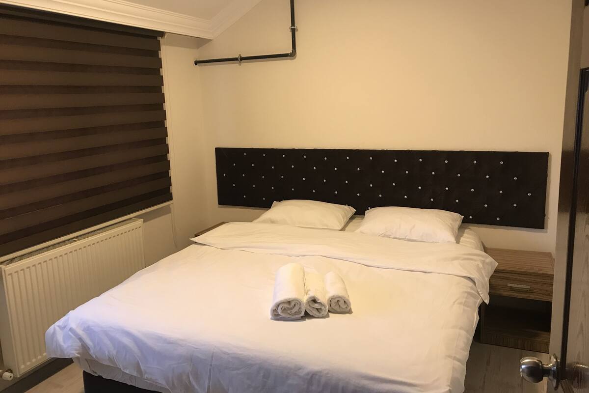 1 bedroom, desk, soundproofing, WiFi (free)