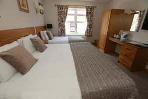 Comfort-Doppel- oder -Zweibettzimmer, 1 Schlafzimmer | Bettwäsche aus ägyptischer Baumwolle, hochwertige Bettwaren