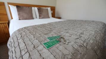 Deluxe Double Room, 1 Double Bed, Garden View | Egyptian cotton sheets, premium bedding, Select Comfort beds