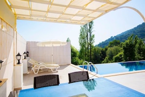 Villa | Terrace/patio