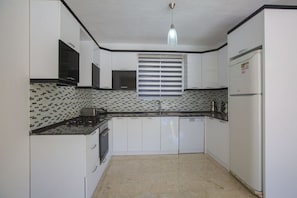 Villa, 2 Bedrooms | Private kitchenette