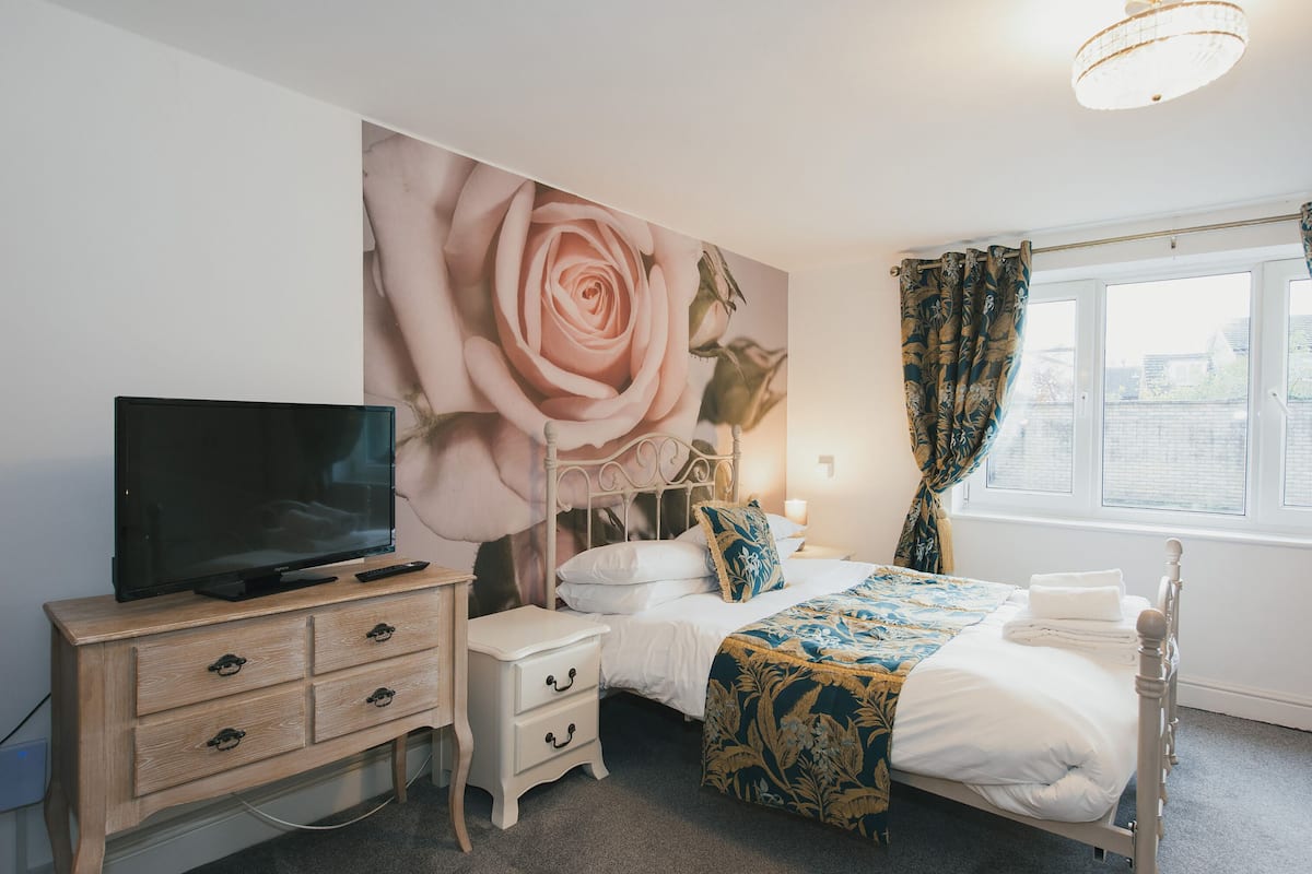 Chambre Confort, 1 lit double et 1 canapé-lit | Bureau, espace de travail pour ordinateurs portables