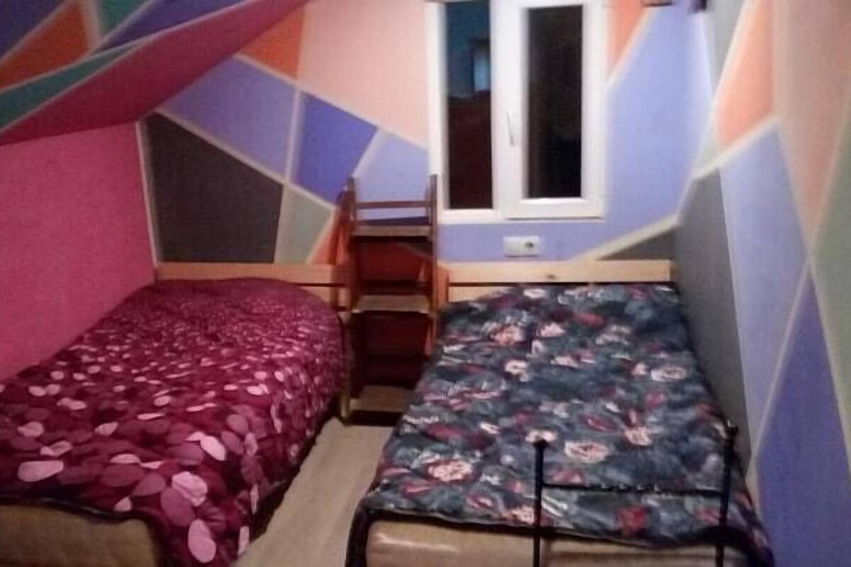 Classic Room, 2 Single Beds | Living area