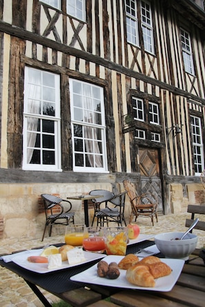 Exterior detail - Les Manoirs des Portes de Deauville (Canapville)