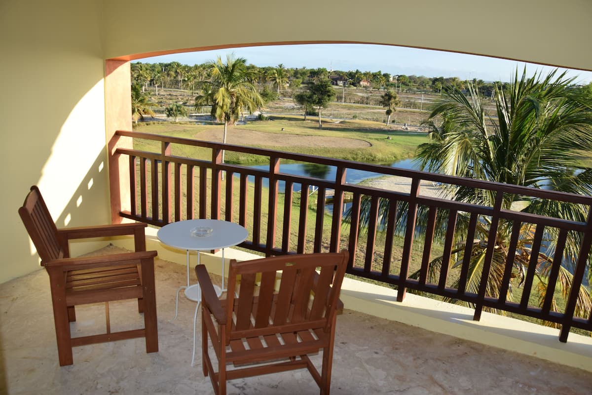 Penthouse exclusivo, 3 habitaciones, balcón, vista al lago | Vista desde la habitación