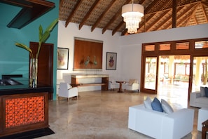 Lobby sitting area - Sunset Residences & Resort Punta Cana (Punta Cana)