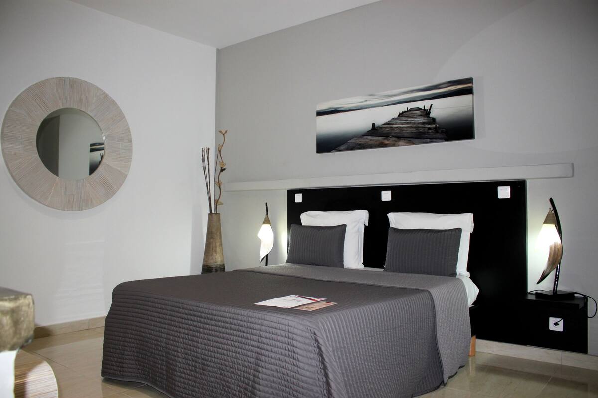 In-room safe, desk, blackout drapes, soundproofing